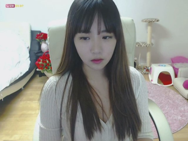 JpcHqf64e21656092708.34.韓国美女のエロチャット160_moment.jpg