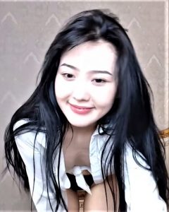 XXWUhb845e1670003974.53.mp4_20210728_233014.781.jpg