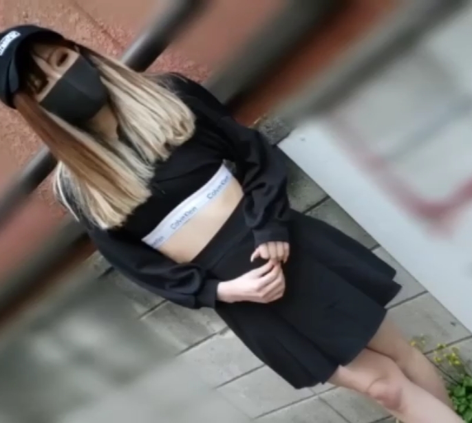 EY9Jnb5fe31679042210.31.jpg